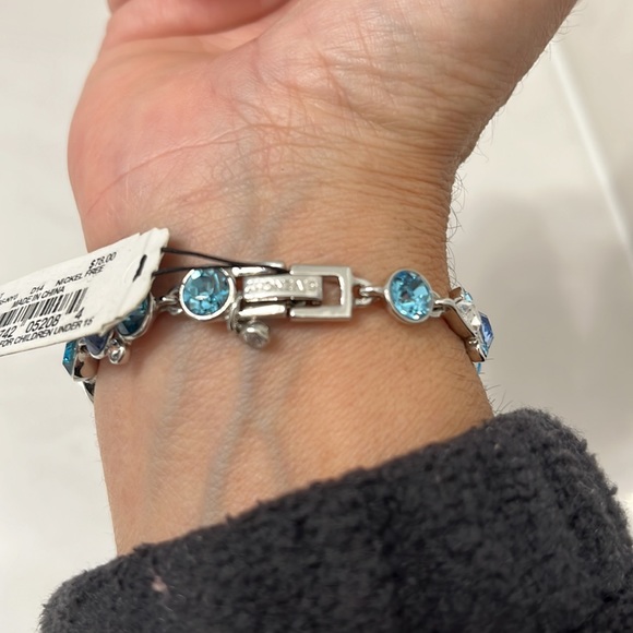 NWT Givenchy bracelet - Picture 4 of 7